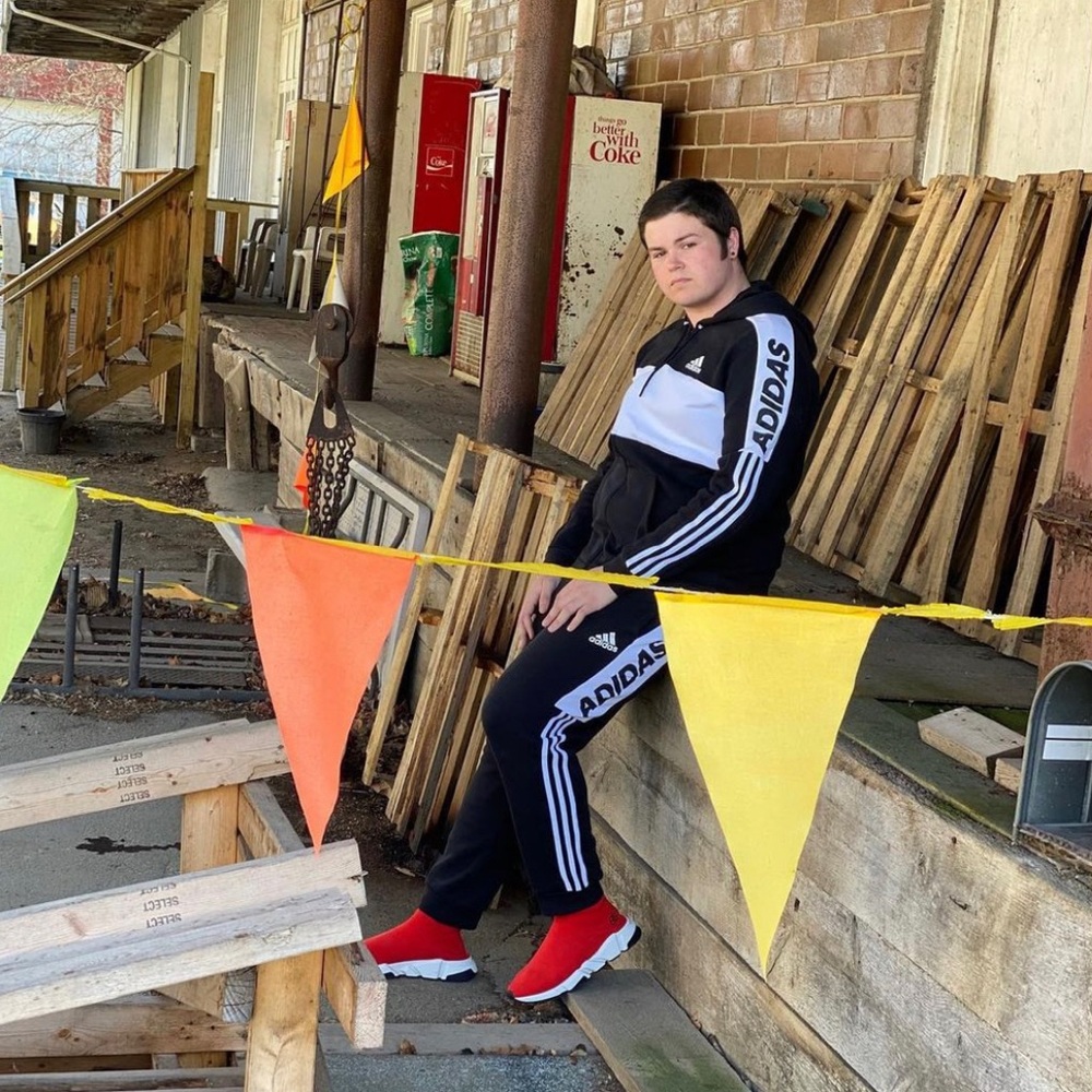 Meet your Posher, Carlos